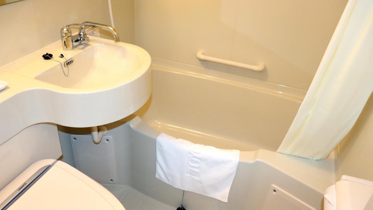 Toyoko Inn Kintetsu Yokkaichi Eki Kita Guchi Esterno foto